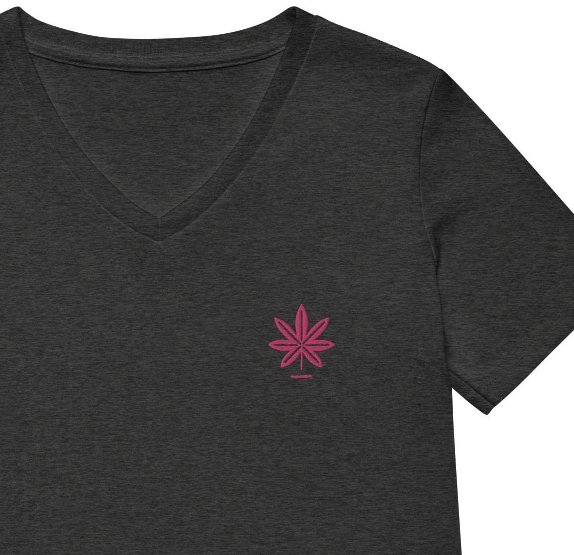 Women’s relaxed v-neck t-shirt